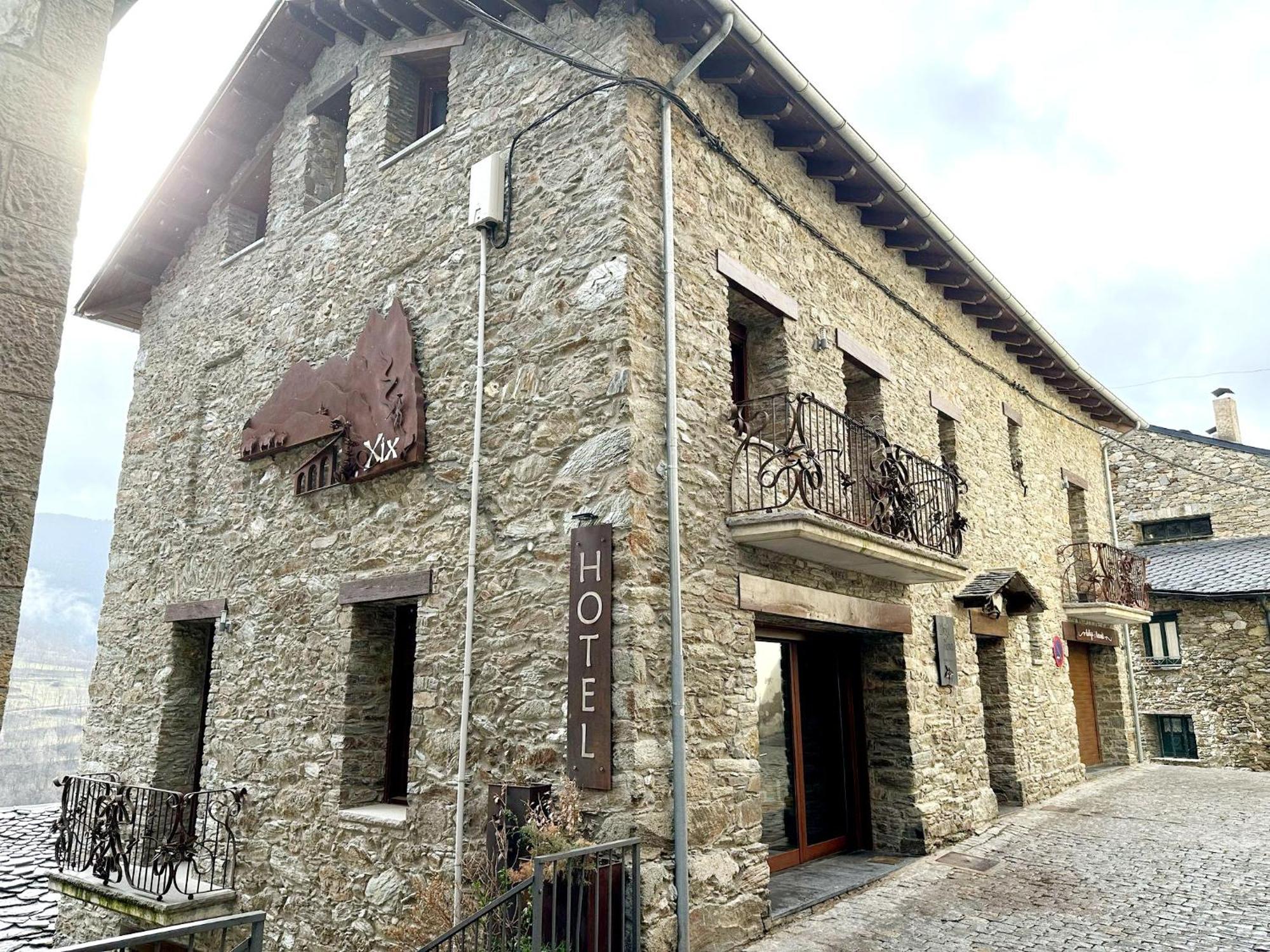 Rural L'ortiga Blanca Hotel *